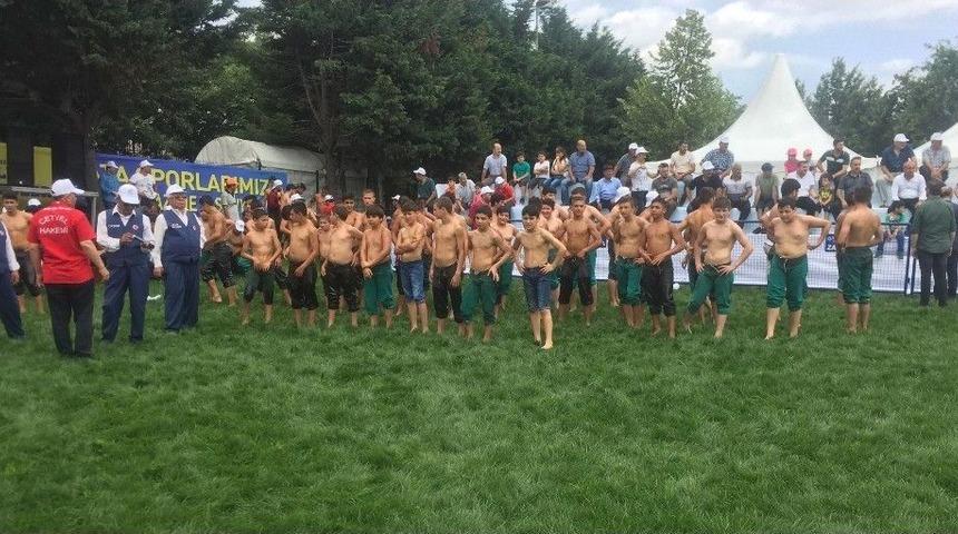 Sultangazi Belediyesi 8&rsquo;inci Geleneksel Yağlı G&uuml;reşleri Başladı