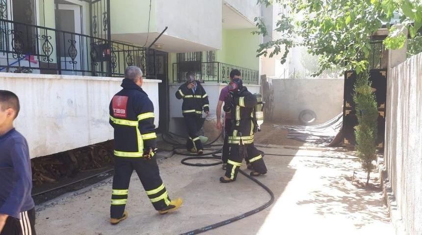 Adıyaman&rsquo;da İkamet Yangını Korkuttu