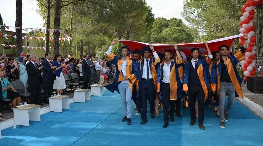 Dalaman Meslek Y&uuml;ksekokulunda Mezuniyet T&ouml;reni D&uuml;zenlendi