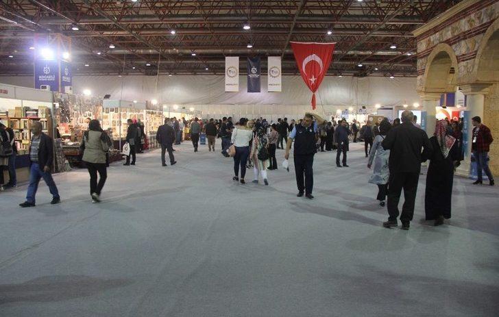 10. Kocaeli Kitap Fuarı Kapılarını Açtı G2