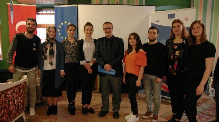 “ab-türkiye İlişkilerinde Gençlerin Rolü" Konuşuldu