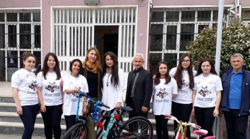 Meslek Liseli &Ouml;ğrencilerden &Ouml;rnek Davranış