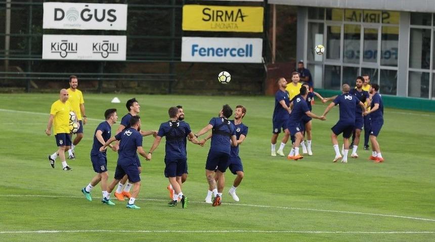 Fenerbah&ccedil;e&rsquo;de Yeni Sezon Hazırlıkları S&uuml;r&uuml;yor