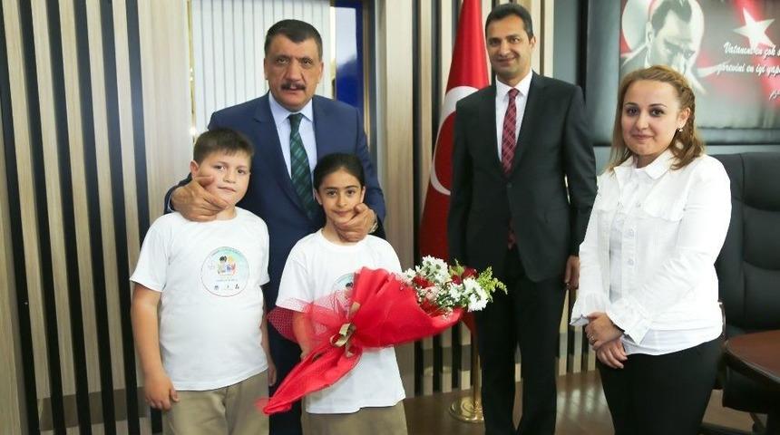 Gürkan Öğrencilerle Bir Araya Geldi