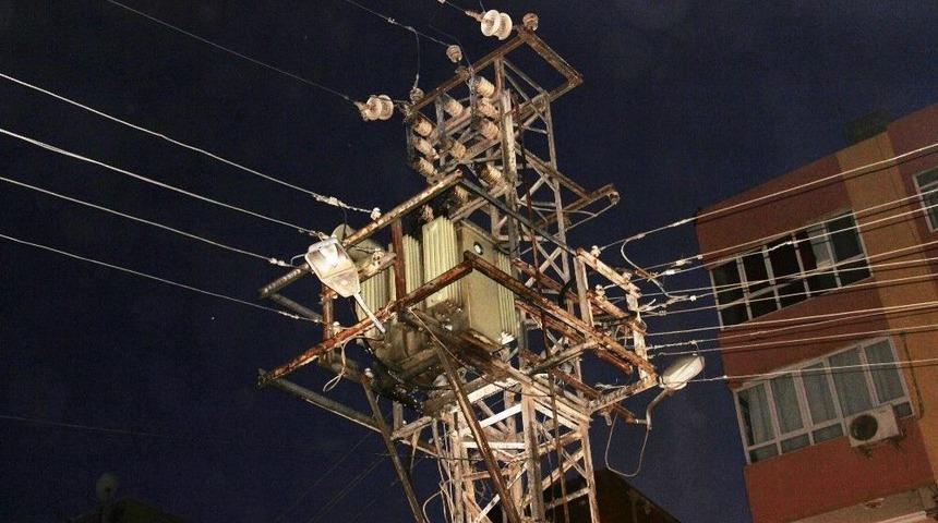 Elektrik Trafosunda Çıkan Yangın Korkuttu