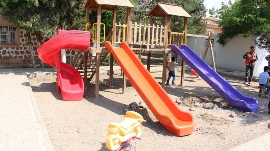 Köy Okuluna Yardım Elini Ceylanpınar Belediyesi Uzattı