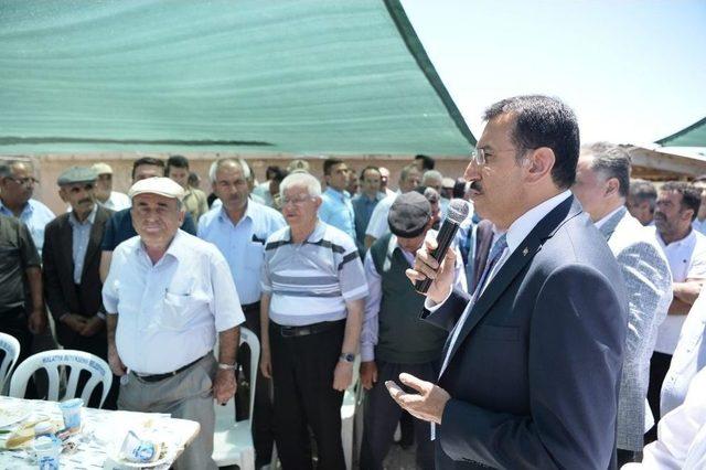 Bakan Tüfenkci’den Şehidin Ailesine Taziye Ziyareti