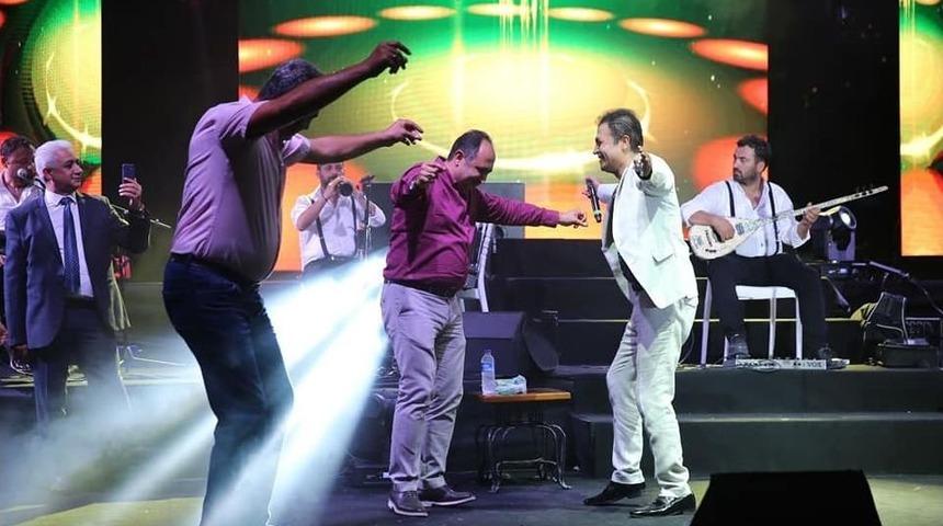 Oğuz Yılmaz Finikelileri Coşturdu