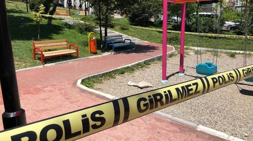 &Ccedil;ocuk Parkında Silahlı Saldırı: 1 Yaralı