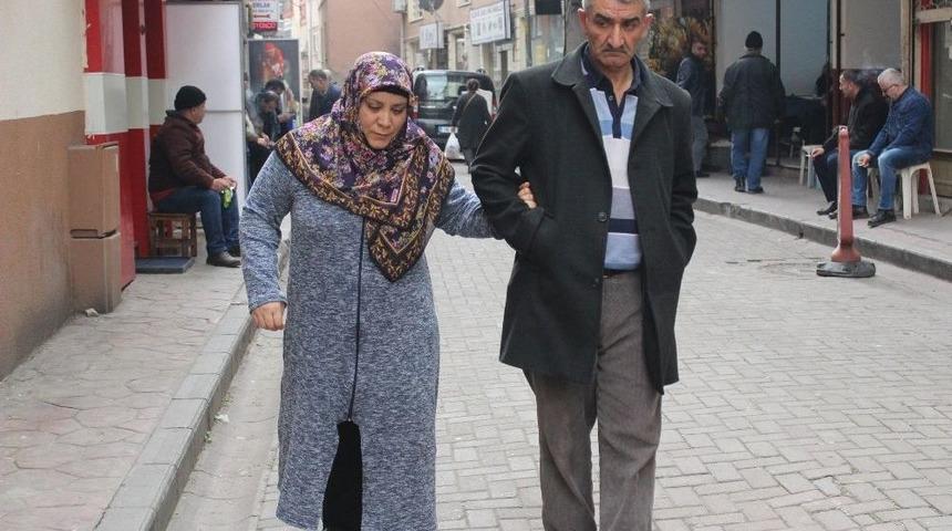 (&ouml;zel Haber) Ge&ccedil;irdiği Bel Fıtığı Ameliyatları, Ayağının Fel&ccedil; Olmasına Sebep Oldu