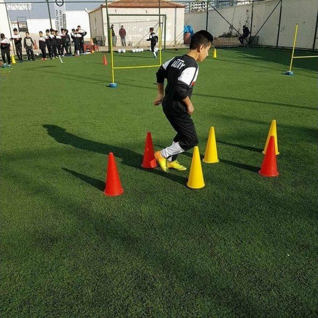 Siirt’te Futbol Spor Okulu Açıldı