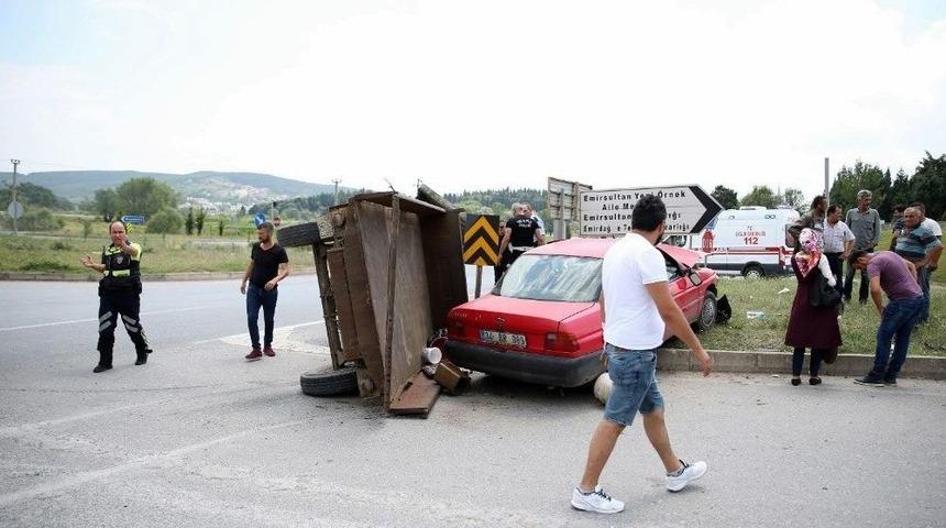 Otomobil İle Trakt&ouml;r &Ccedil;arpıştı: 7 Yaralı