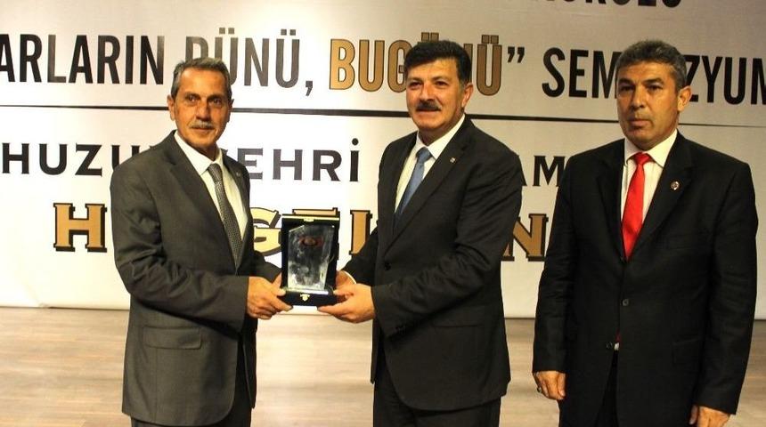 &ldquo;muhtarların D&uuml;n&uuml;, Bug&uuml;n&uuml;&rdquo; Konulu Konferans D&uuml;zenlendi