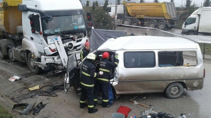 Gebze&rsquo;deki Trafik Kazasında &Ouml;l&uuml; Sayısı 4&rsquo;e &Ccedil;ıktı