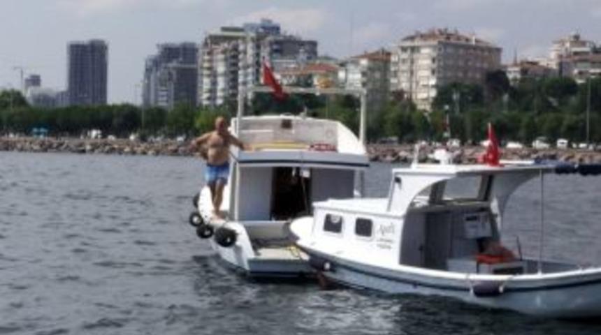 Su Alan Teknesini Tamir Etmek İ&ccedil;in Denize Atladı, Bir Daha &Ccedil;ıkmadı