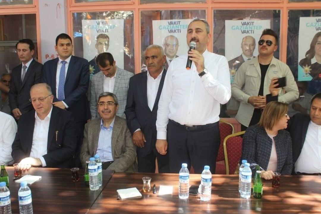 Bakan G&uuml;l Ve Milletvekillerinden Yavuzeli&rsquo;ne Teşekk&uuml;r Ziyareti