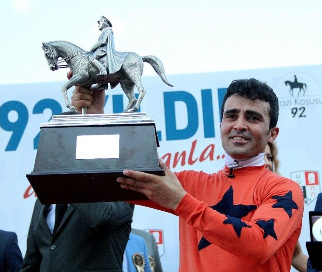 92. Gazi Koşusu&rsquo;nu Ahmet &Ccedil;elik Kazandı