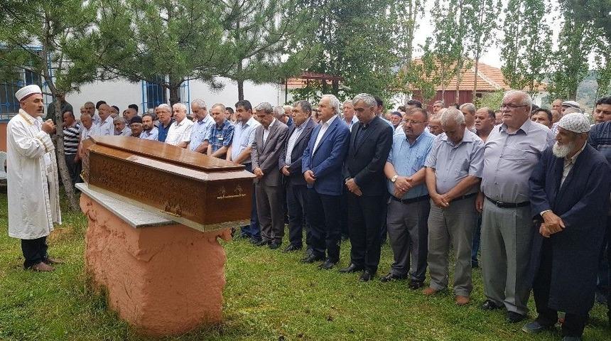 Hayatını Kaybeden Sağlık-iş Genel Başkanı &Ouml;zt&uuml;rk, Toprağa Verildi