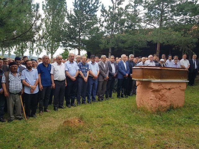 Hayatını Kaybeden Sağlık-iş Genel Başkanı Öztürk, Toprağa Verildi