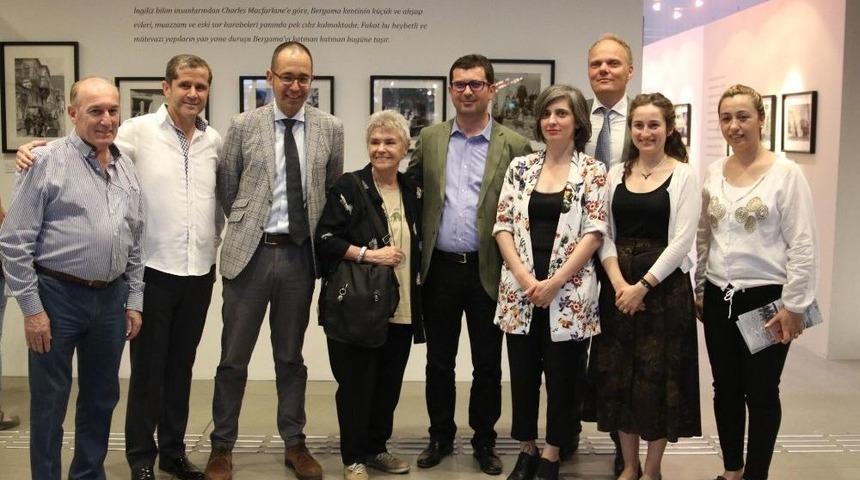 Bergama’da ’ne Yerde Ne Gökte’ Fotoğraf Sergisi