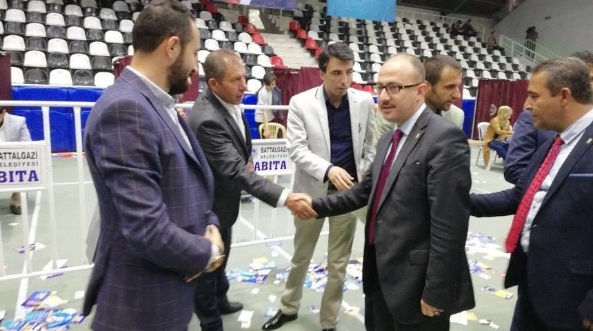 Ak Parti&rsquo;de Temay&uuml;l Yoklaması