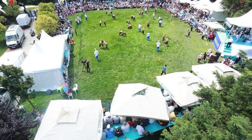 Sultangazi 8. Geleneksel Yağlı G&uuml;reşi Başpehlivanı Abdullah G&uuml;ng&ouml;r Oldu