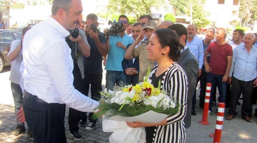 Bakan G&uuml;l&rsquo;den Arabanlılara 24 Haziran Teşekk&uuml;r&uuml;