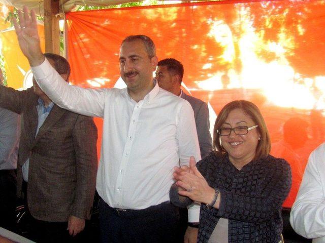 Bakan G&uuml;l&rsquo;den Arabanlılara 24 Haziran Teşekk&uuml;r&uuml; 1