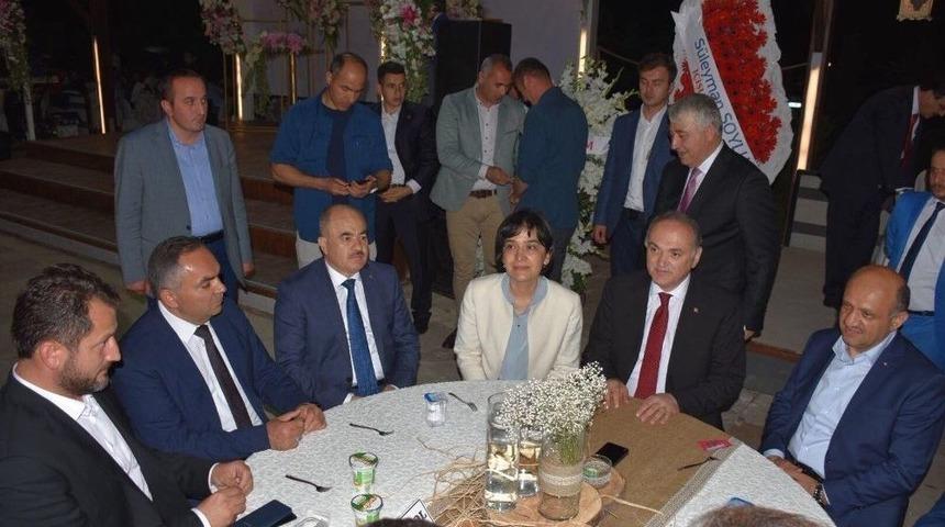 Fikri Işık Ve Faruk &Ouml;zl&uuml; Nikah Şahidi Oldu