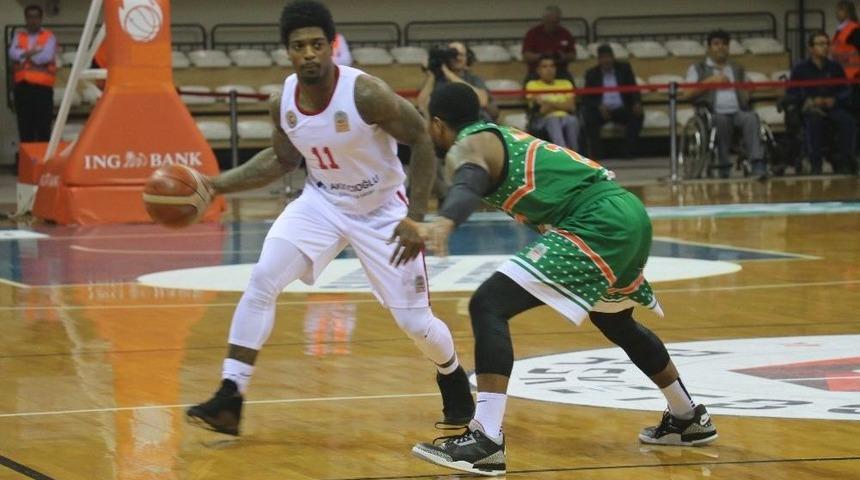 Tahincioğlu Basketbol S&uuml;per Ligi: Gaziantep Basketbol: 82 - Banvit: 63