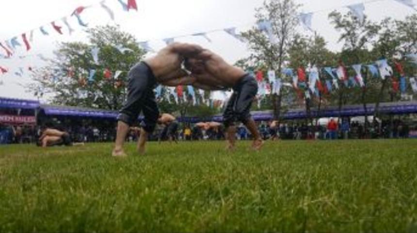 Kağıthane Yağlı G&uuml;reşleri Tarihi Kırkpınar G&uuml;reşlerini Aratmadı