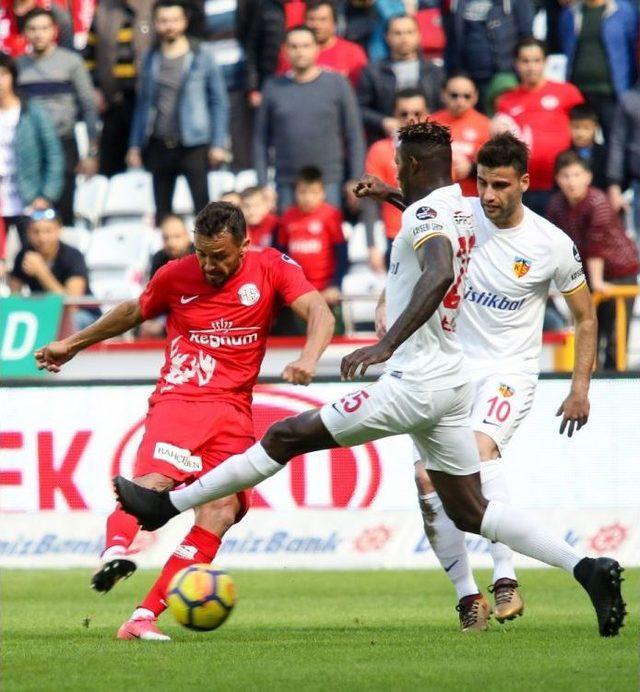Spor Toto Süper Lig: Antalyaspor: - Kayserispor: (ilk Yarı)