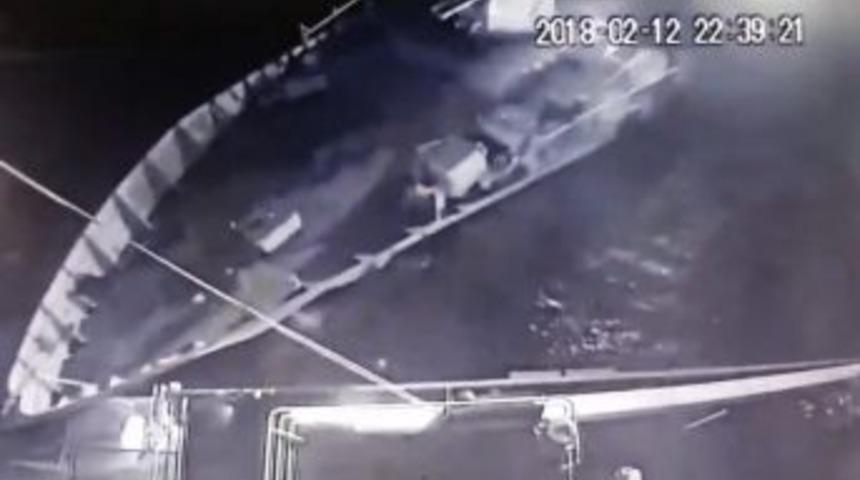 T&uuml;rk Sahil G&uuml;venlik Botu Ve Yunan Botunun &Ccedil;arpışma Anları G&uuml;venlik Kameralarına Yansıdı