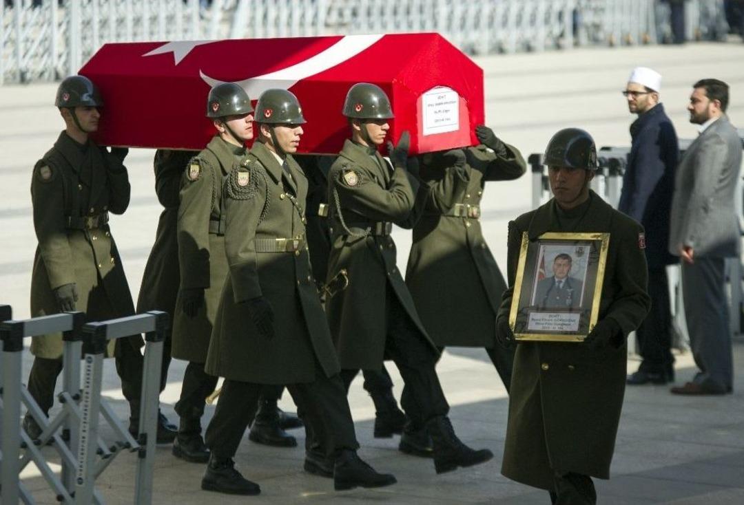 Şehit Pilot G&ouml;kdoğan Son Yolculuğuna Uğurlandı