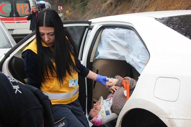 Abant Tabiat Parkı Yolunda Trafik Kazası: 8 Yaralı