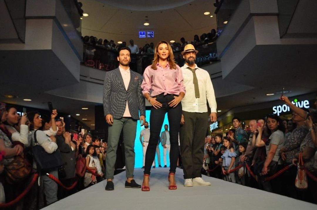 Espark&rsquo;ta Yıldızlar Podyuma &Ccedil;ıktı