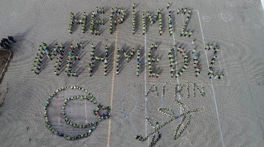 Dursunbey’li Öğrencilerden Afrin Koreografisi