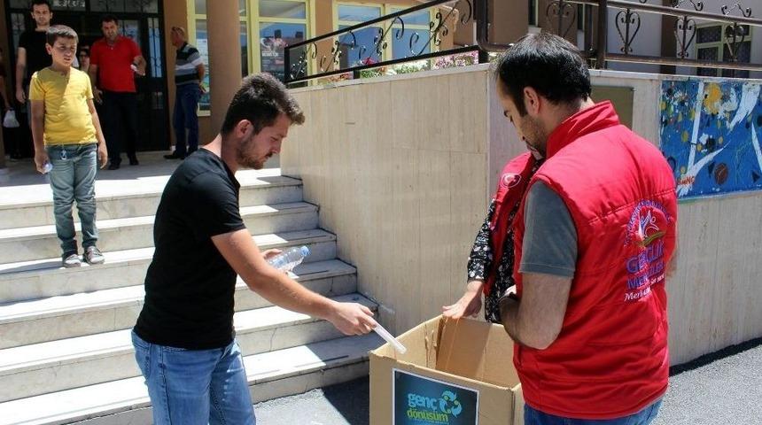 Y&uuml;zlerce Kalem Seti İhtiya&ccedil;lı &Ouml;ğrenciler İ&ccedil;in Toplandı