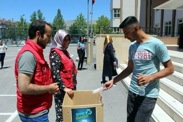 Yüzlerce Kalem Seti İhtiyaçlı Öğrenciler İçin Toplandı