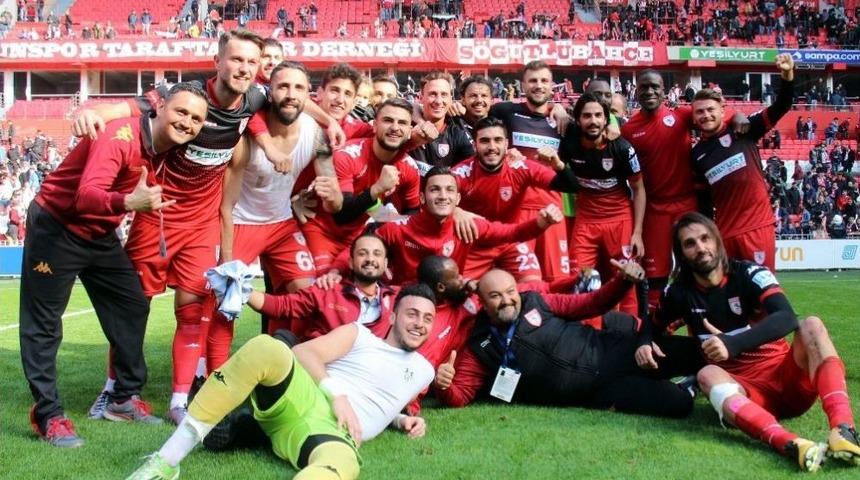 Stopersiz Ve Başkansız Takım Tarih Yazıyor