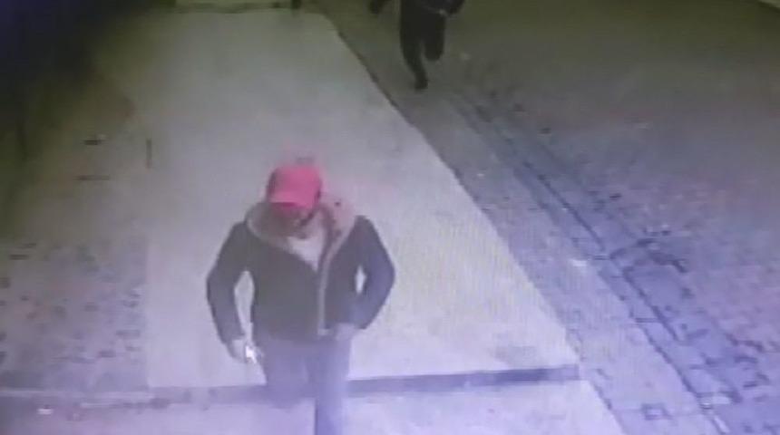 (&ouml;zel Haber) Bah&ccedil;elievler&rsquo;de Doktora Saldıran 3 Kişi Kameralara Yakalandı