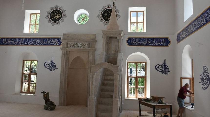 Marmaris&rsquo;te &Ccedil;arşı Camii&rsquo;nin Restorasyon &Ccedil;alışmasında Sona Gelindi