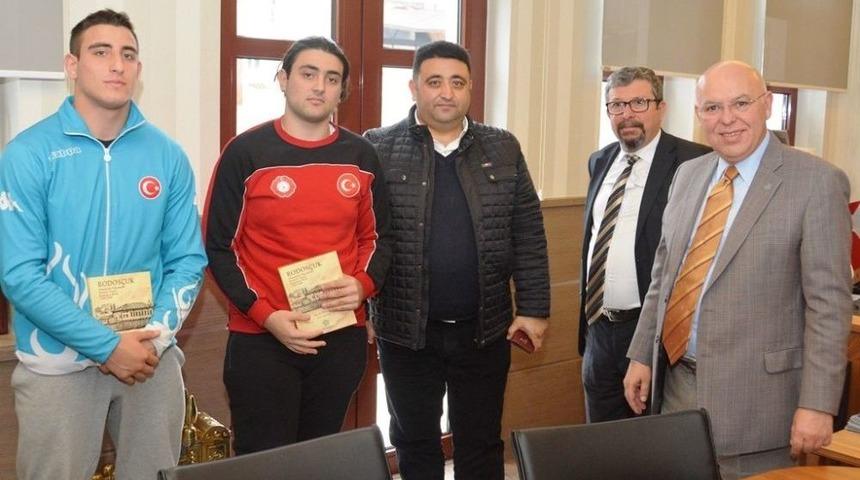 Başkan Eşkinat Şampiyon Judocuları Ağırladı