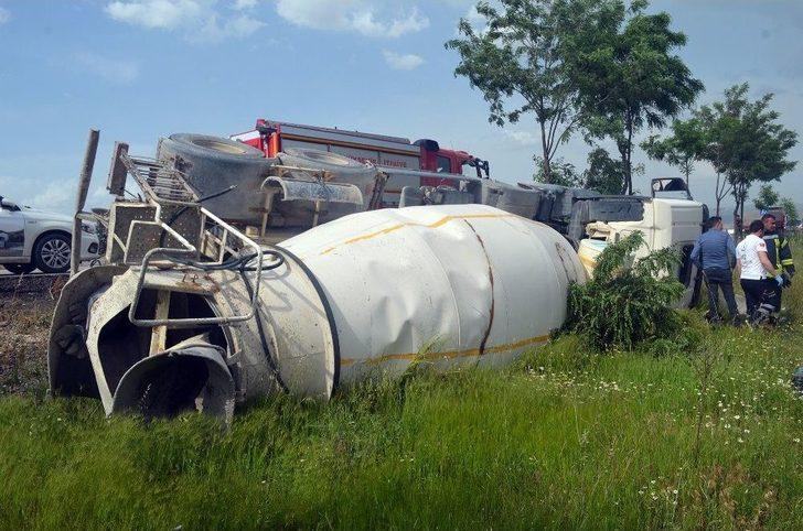 Devrilen Beton Mikserinin Sürücüsü Hayatını Kaybetti G1