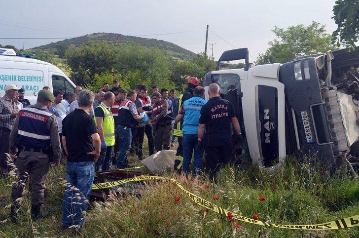 Devrilen Beton Mikserinin Sürücüsü Hayatını Kaybetti G4