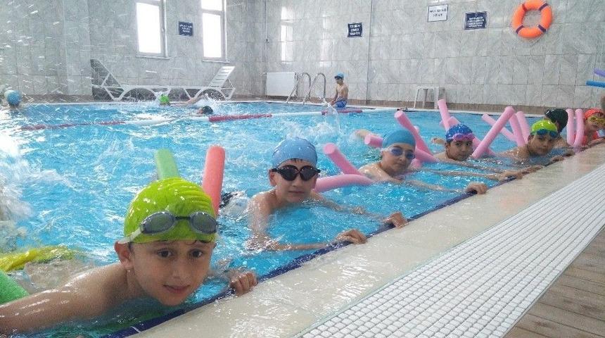 B&uuml;y&uuml;kşehir Belediyesi Yaz Okullarını İl&ccedil;elere De Taşıdı