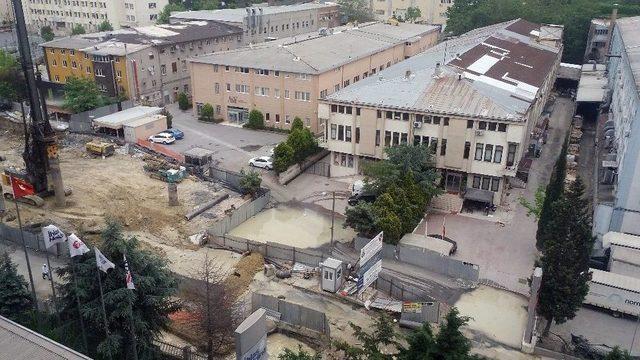 Metro Çalışması Sırasında Su Borusu Patladı