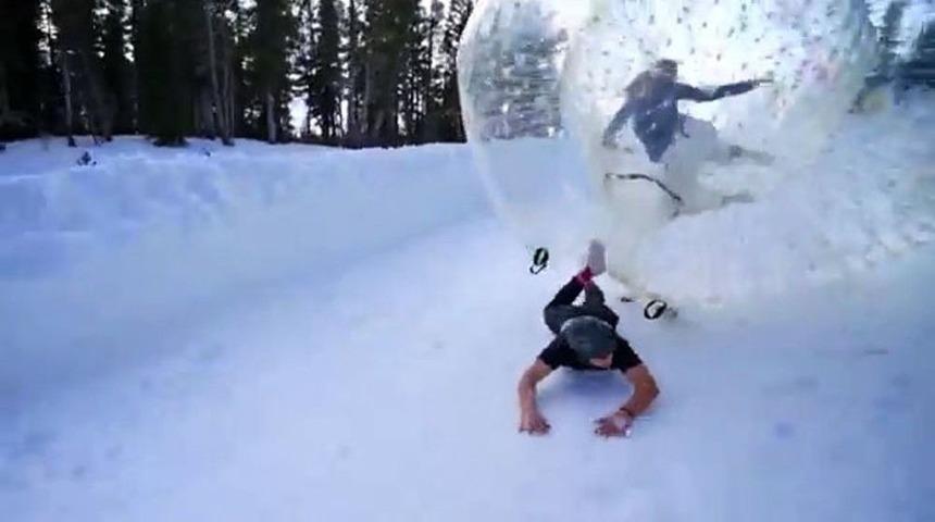 Tatilciler &lsquo;canlı Bowling&rsquo;le Doyasıya Eğlendi