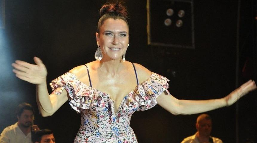 Şevval Sam&rsquo;ı 40 Bin Kişi Dinledi