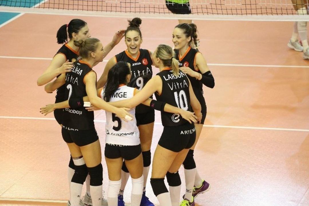 Eczacıbaşı Vitra, Bursa B&uuml;y&uuml;kşehir Belediyspor&rsquo;u 3-0&rsquo;la Ge&ccedil;ti
